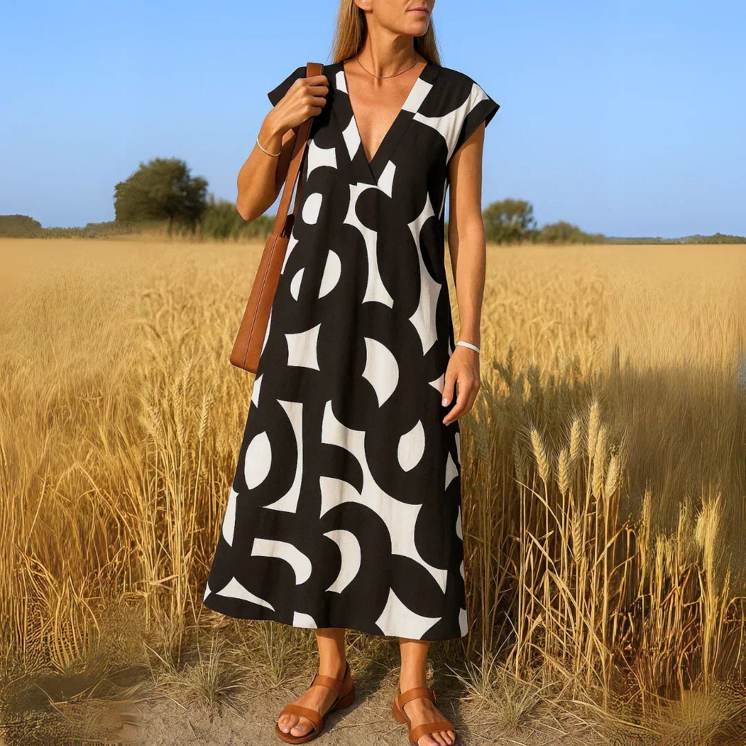 AMBER | MAXI DRESS WITH CUT-OUT DETAIL