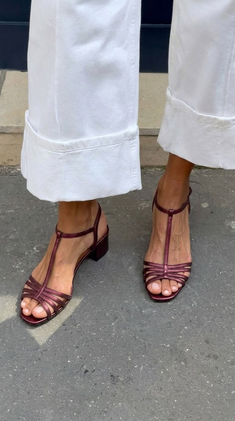 ALLEGRA | GOLDEN LOW HEEL SANDALS