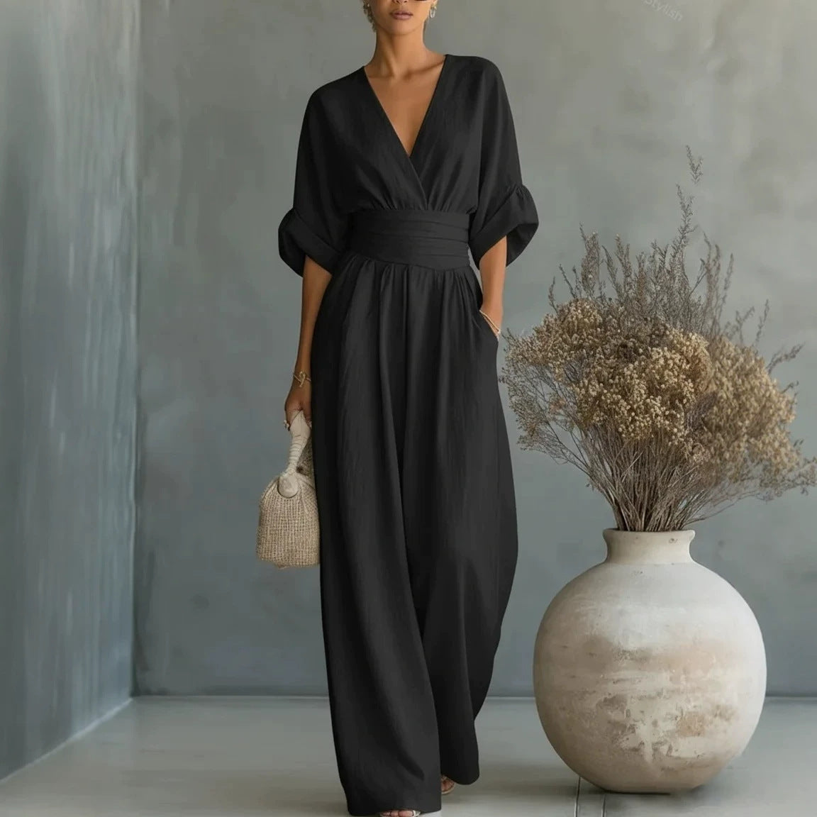 LIDIA | ELEGANT V-NECK WIDE-LEG JUMPSUIT