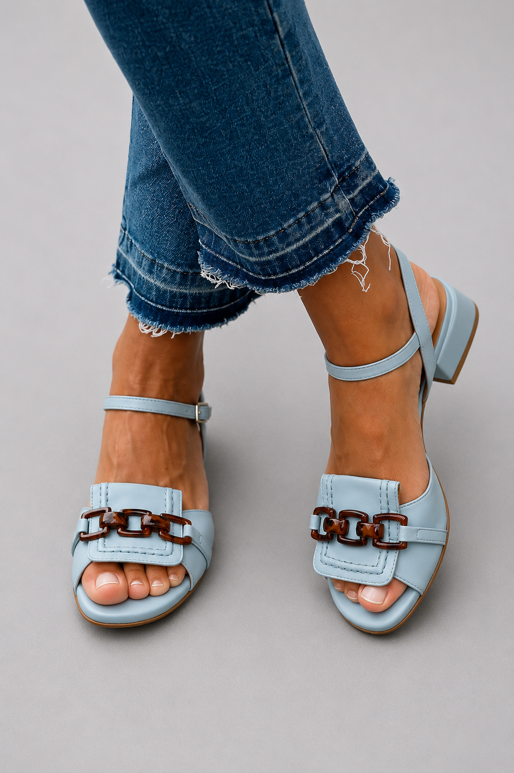 DAISY | STITCH DETAIL FLAT SANDALS