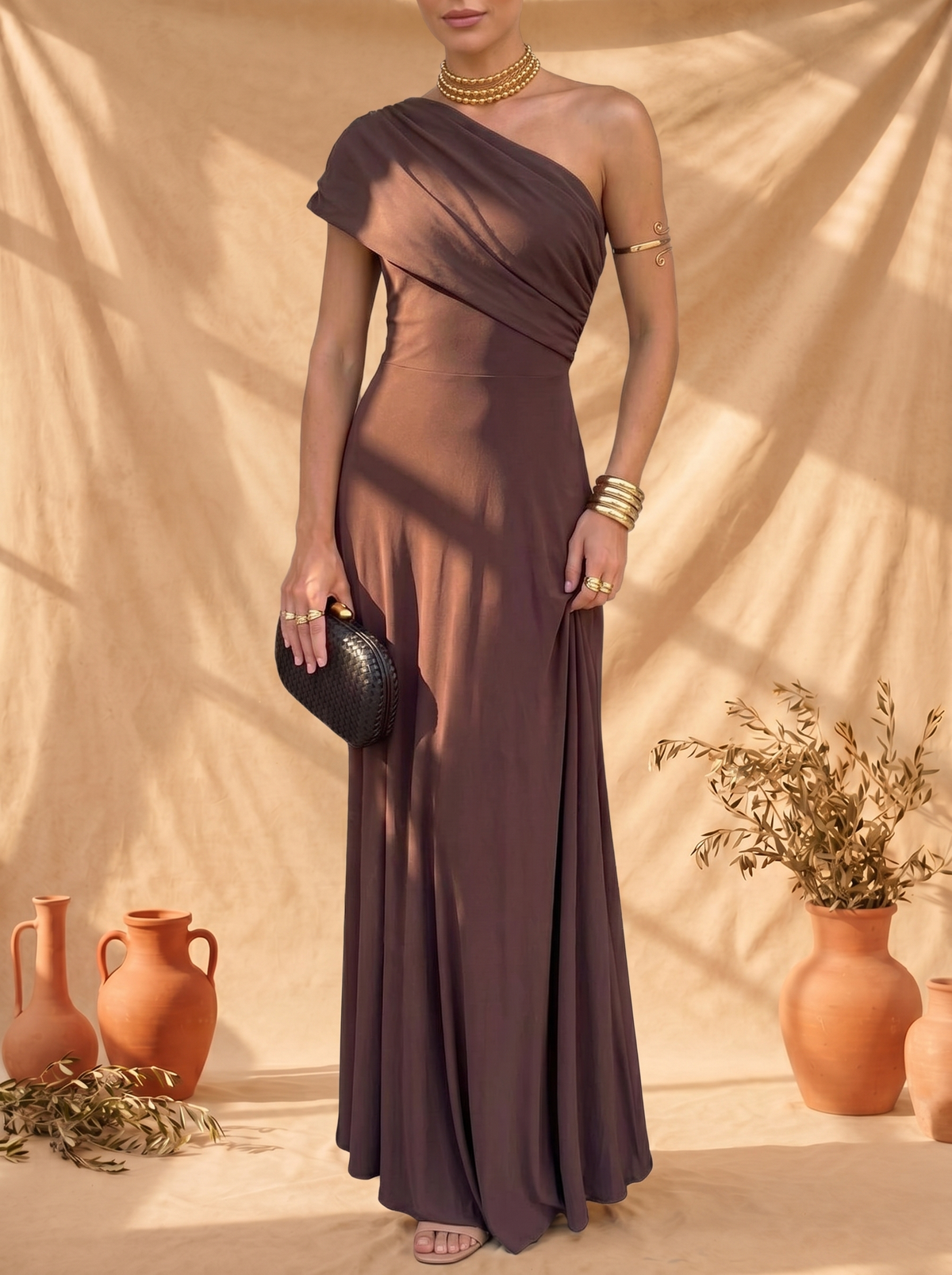 YOLANDA | DISCREET ELEGANCE